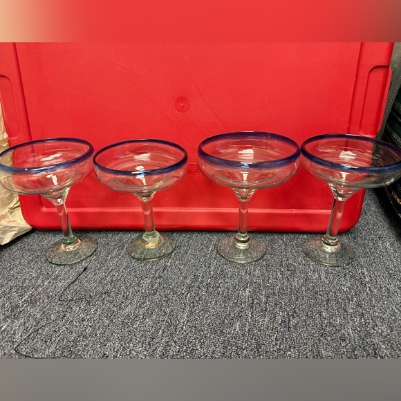 Artisan 4 hand blown glasses margarita glasses. Made in Mexico and are Vintage. - Picture 4 of 8